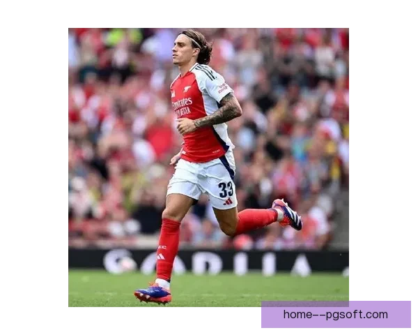 卡拉菲奥里在欧冠赛场意外膝伤引发关注与恢复挑战